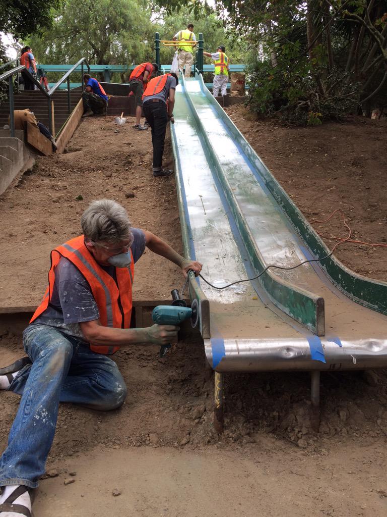 sfpublicworks's tweet photo. Awesome community/city partnership to restore Esmeralda slide in Bernal Heights! http://t.co/U40OcFMKUB