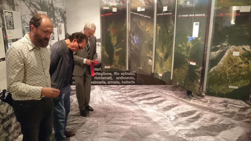 ComelicoSup's tweet photo. #Cultura Inaugurazione nuova ala sulla #GrandeGuerra #museo #Algudnei a #Dosoledo @VenetoGG http://t.co/TfTT8PqgK3