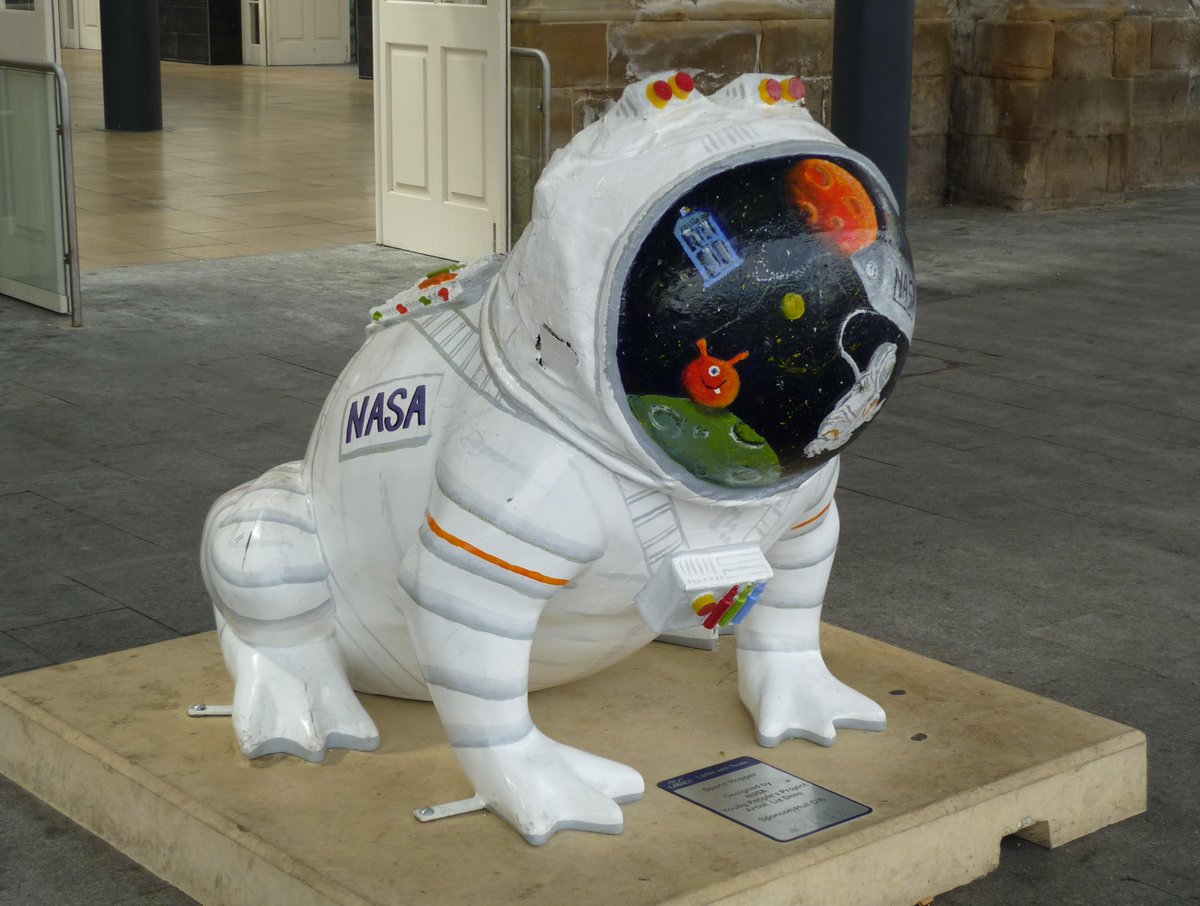 MatthewJ_UK's tweet photo. Missing out on @LarkinToads this time around, so here are some of my faves from last time! #NoPlaceLikeHull http://t.co/nu507r2GB6