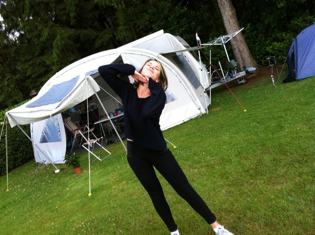 hoshisbitch's tweet image. #SDKFollowParty #WECHOOSESDK THIS IS HOW HAPPY I AM