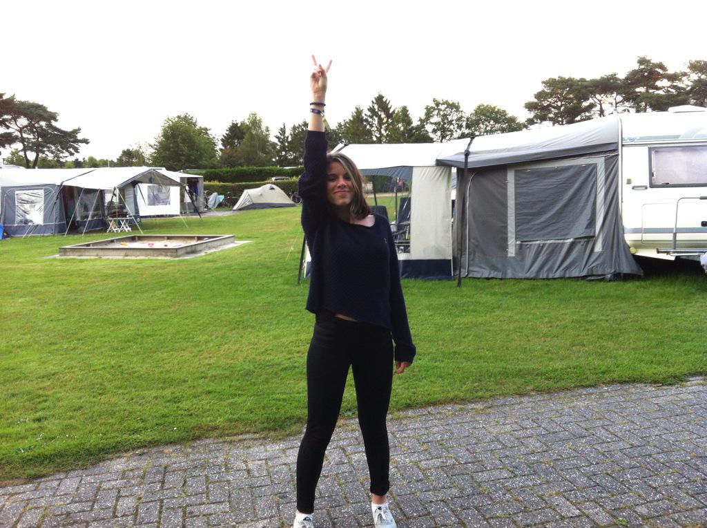 hoshisbitch's tweet image. #SDKFollowParty #WECHOOSESDK THIS IS HOW HAPPY I AM