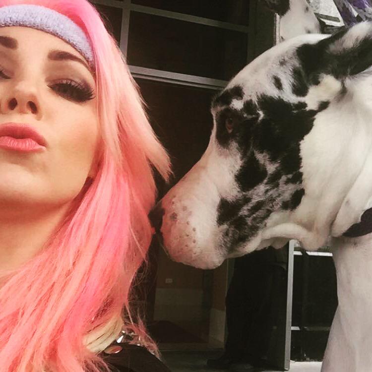 BonnieMcKee's tweet image. Makin friends in #Chicago! See you at #MarketDays 3:30 today!! 😍🎉🙌🏻