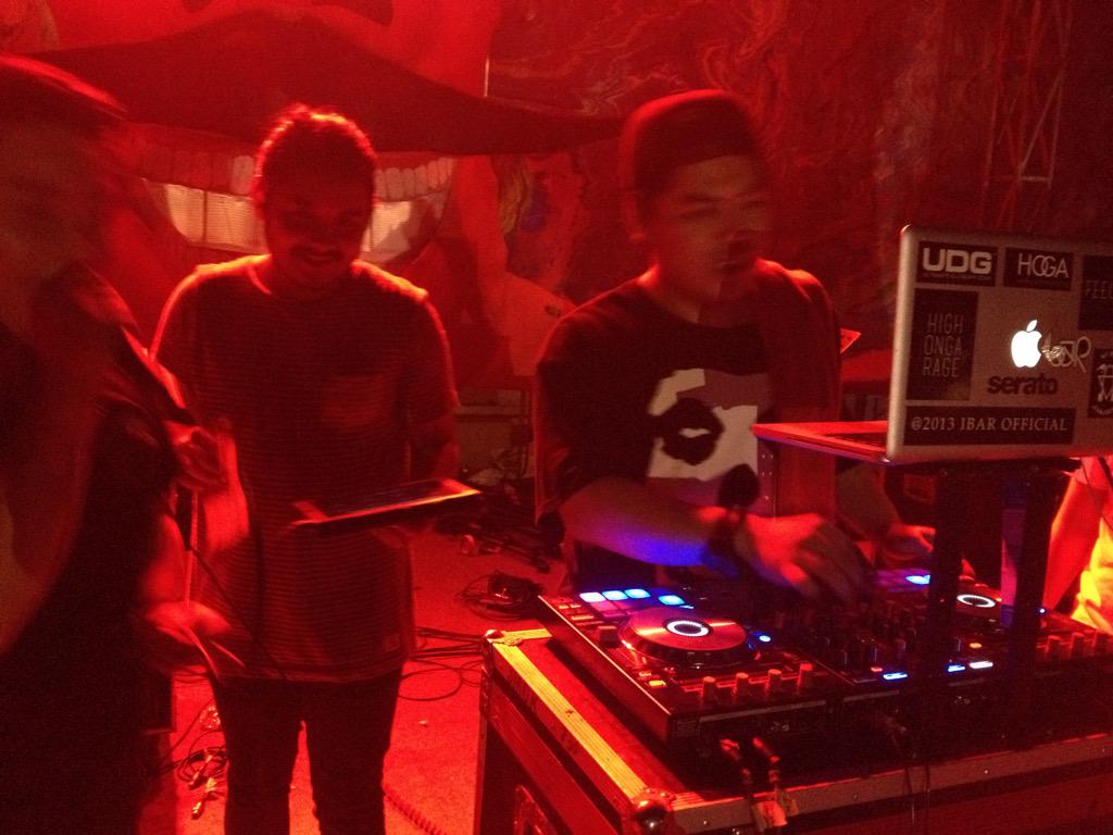 Sekarang giliran penutupan Hendra n Friends nih guyss.. #tkmdiixii