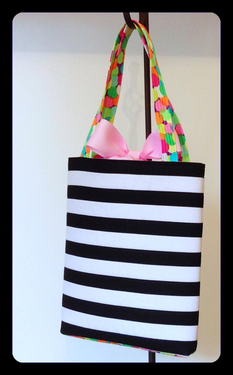 Alex_And_Ria_'s tweet image. Monogrammed Girls Large Tote Bag Flower Girl Gift Black White Wedd… etsy.me/Zqw18q #Etsy #CustomizedToteBag
