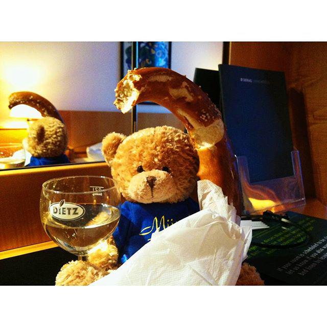 KorovaTravel's tweet photo. #korovatravel #bavaria #Бавария #weinschorle #pretzel #munich #путешествия #экспедиция #av… http://t.co/1JLBm5UyZS http://t.co/y3SClJD9Cm