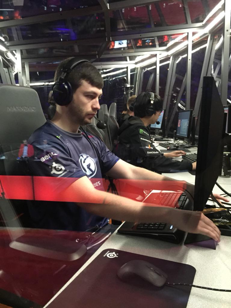 DOTA 2 tweet media