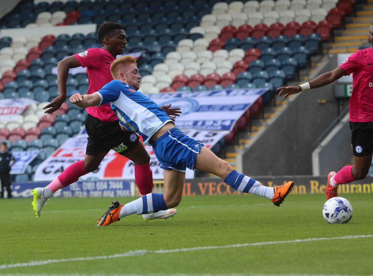 DySporting's tweet photo. GOOOOALLLLL @camps_callum @officiallydale http://t.co/143dNSw1DE
