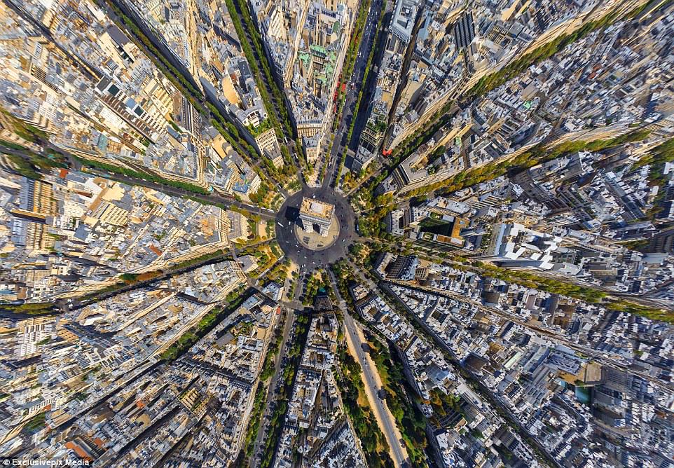 Parigraphie's tweet photo. Airpano,le groupe de #photographes russes qui prend le monde de haut :http://t.co/J3scOiRTsk #aerial #photography http://t.co/tJ84KJE50w