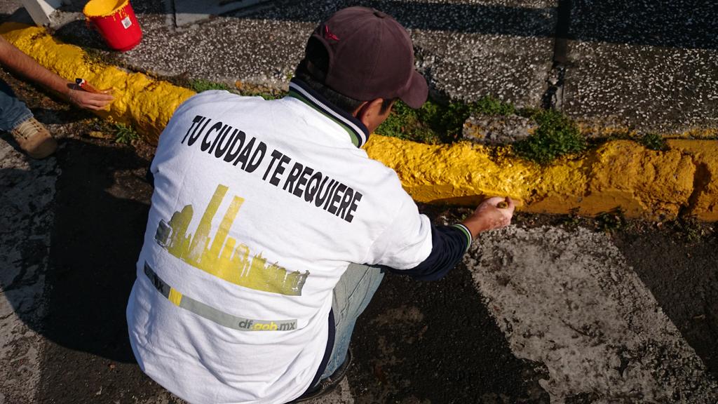 captralirCDMX's tweet photo. Buen día #Derechohabientes de la #Captralir nosotros muy contentos participando en #TuCiudadTeRequiere #CDMX http://t.co/8RSSs8AVOb