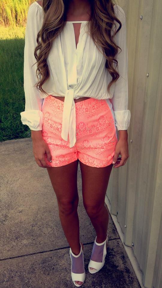 Pink and white is a timeless combination 😍 #LinkInBio | 10% OFF code HANNAH10 #ShopHopesRep  #OOTD #Boutique #Weekend