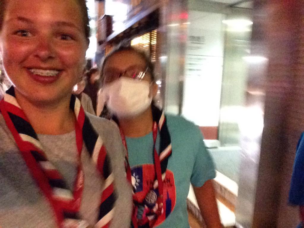 ClaireR_R's tweet photo. first night exploring Tokyo🎉🇯🇵 #ukcontingent http://t.co/073qfdbzkY