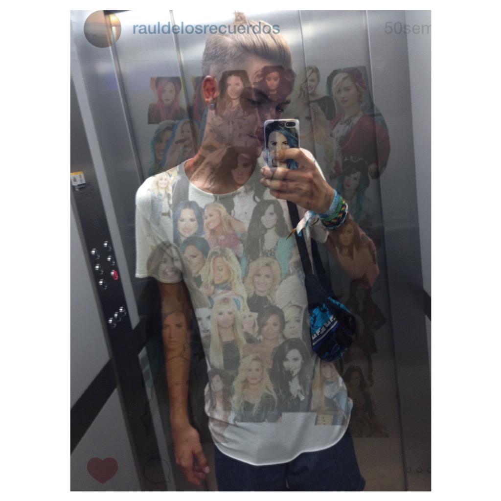 raulgonvall's tweet photo. GRACIAS a @ddlovato @Tony__Aguilar @CocaCola_es #CCMELovers http://t.co/cPuoTJNzVX