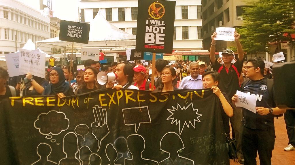 LeeSlimShady's tweet image. March Over and line with @boosulyn and @fathiarisomar #MediaProtest #AtTheEdge @AtTheEdgeMsia #808