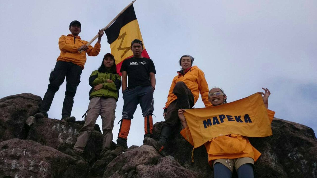 Mapeka Maranatha at Gn Sumbing Jawa Tengah. #neverstopexploring ... tmi.me/1f7AHp