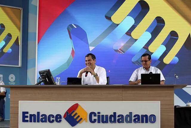 DDHH_Ec's tweet photo. Sigue en vivo el #Enlace436 con el Presidente @MashiRafael desde #Naranjito. Por http://t.co/wBMD1ykqfL http://t.co/tpKYunORMM