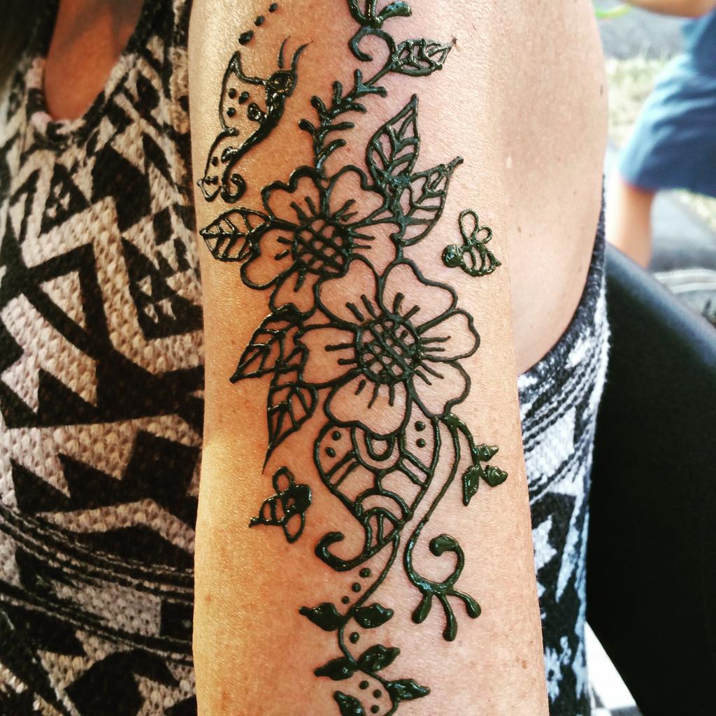 hennatattoos4u's tweet photo. #middlesexcountyfair #heathershennatattoos http://t.co/W2Ug6PzJHV
