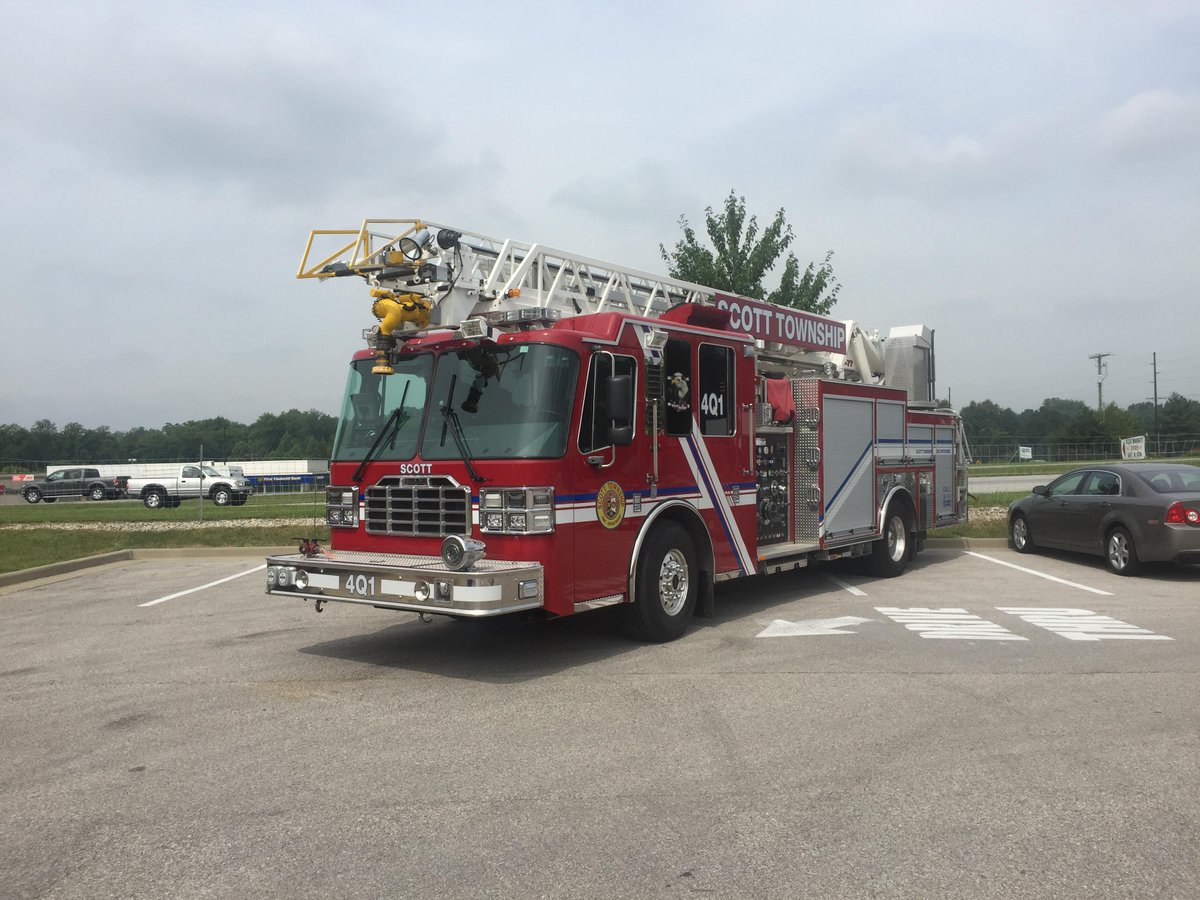ScottFireRescue's tweet photo. Need your car washed? Come support our Firefighter Crisis Fund.Stop by CVS at 41/ BVNH today till 2pm. http://t.co/HmEGWL9zbH