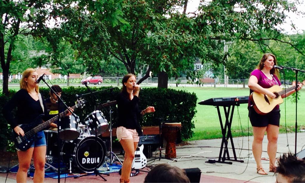 quakeevents's tweet photo. @CFEastCoast kicking off the Homecoming Celebration! Stop by Concordia Academy in Roseville,MN to celebrate with us! http://t.co/ZbiQMmPOe1