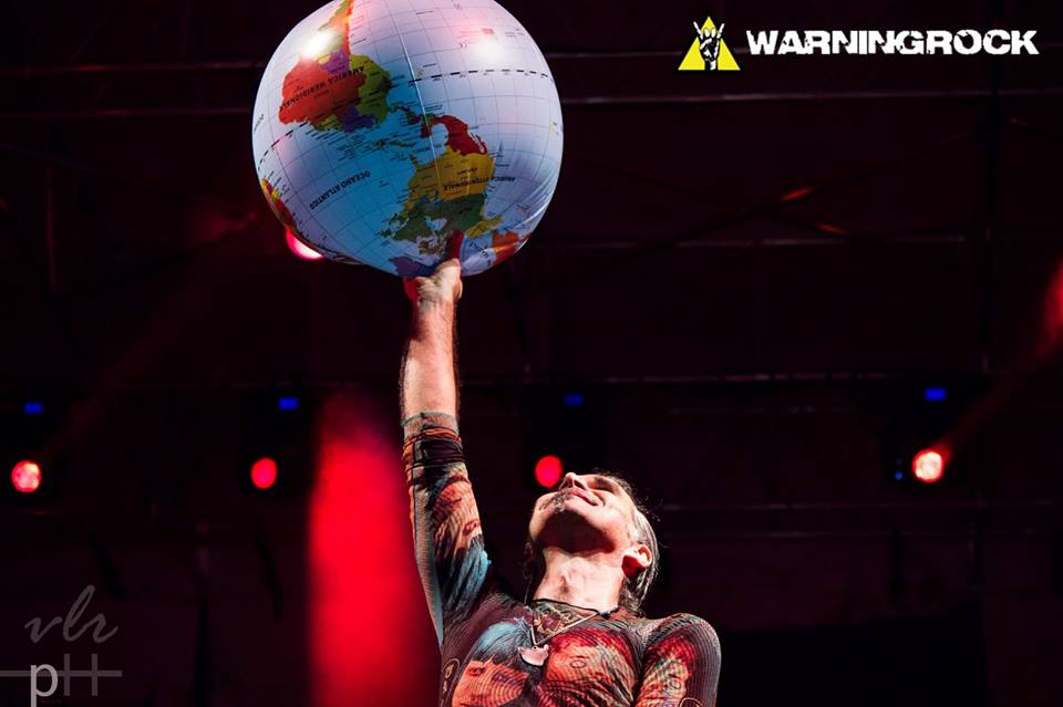 Warning_Rock's tweet photo. @Litfiba -Photo Report -06/08/15-Ercolano(Na) - http://t.co/8s3NyOhj6g via @Warning_Rock 

@PieroPelu @GhigoRenzulli http://t.co/f1h9x1HwF0
