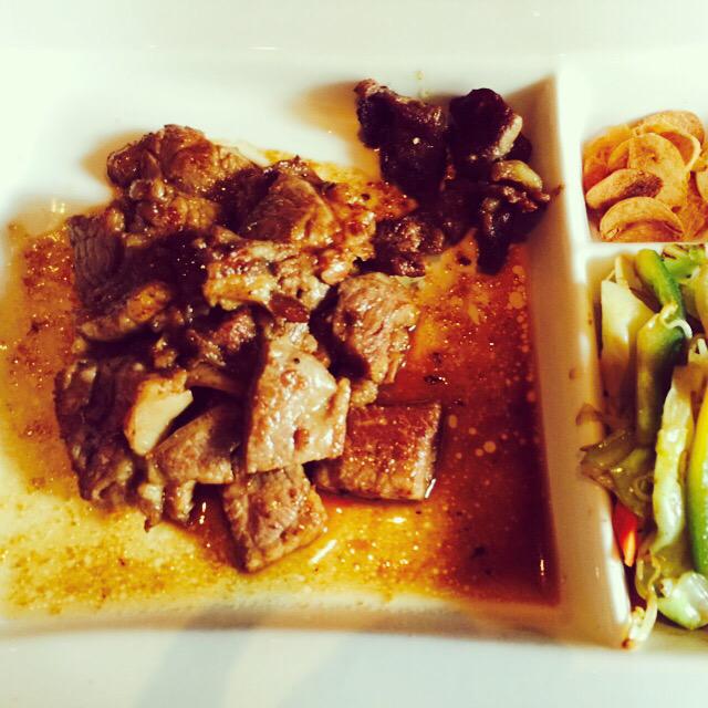 eatsparazzi's tweet photo. US Ribeye Steak #steak #japanesefood #teppanyaki #ribeye #ribeyesteak http://t.co/R6H1TxPf8H