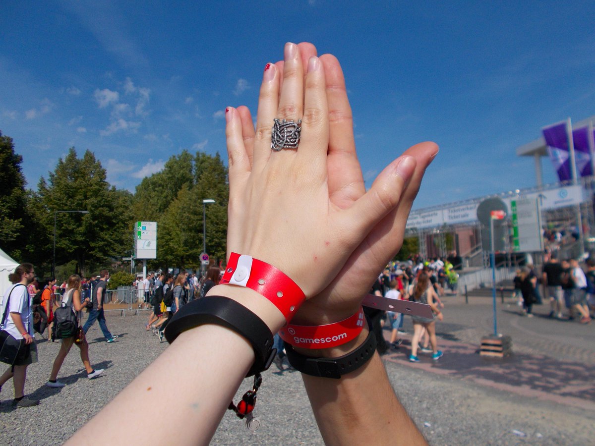 Pffprolive's tweet image. Pff at #gamescom2015 to see  #BlizzGC2015 with his  #Razer #nabu  ! YEAHHHHH