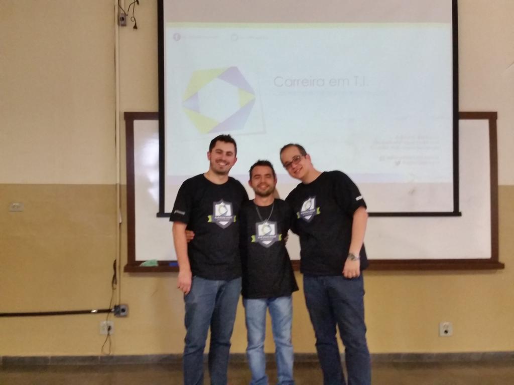 adrianobertucci's tweet image. Comunidade de verdade é isso! Cc @guilhermescard @ricardoserradas #ALMRoadShow #ALMBRASIL #BarretosEtapa