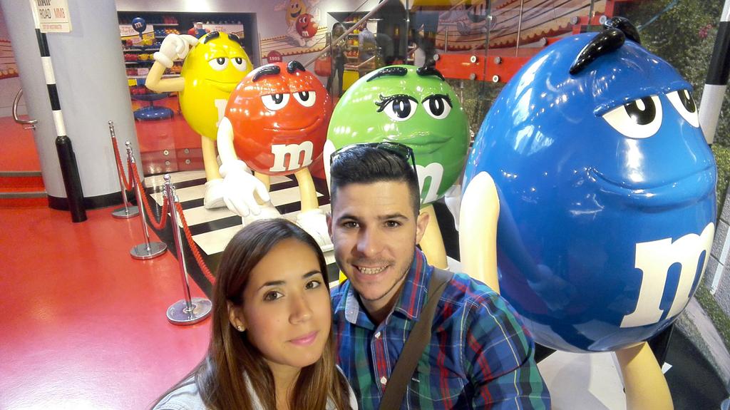 eva_barea's tweet photo. Ultimas horas por londres!! No me quiero irr...jijij viaje inolvidable con @Ismaelpalomo7 te quieroo!! http://t.co/APwLtSgyjy