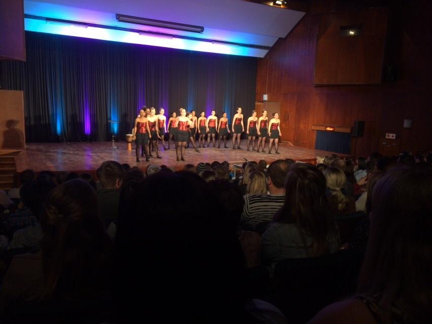 UFSweb's tweet photo. Wag-'n-bietjie on the stage now #Kleinser15 (Photo Credit: Evert Kleynhans, @RooistoelTV) http://t.co/QNbqBnCRuV