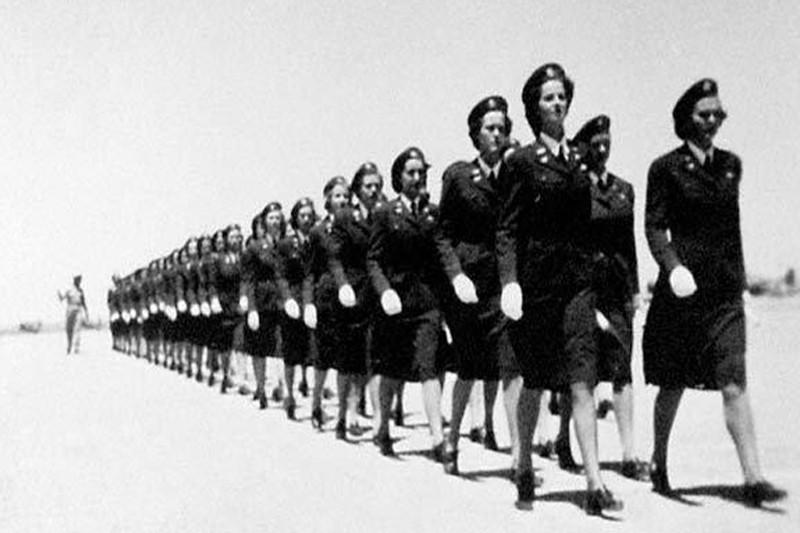 femininecollect's tweet photo. A story that the #Airforce tried 2 keep quiet Trailblazing #feminists #americas #firstpilots
http://t.co/cxEKg8pV0f http://t.co/tvTqsjPZtM