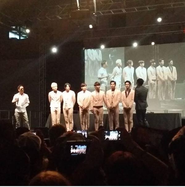 VIXX_Thailand's tweet photo. [PHOTO] 150808 #kcon15ny #kcon #kcon2015ny #vixx #kcon15 #kcon2015
https://t.co/G75lHixZUy Cr.ksenia_ksushal http://t.co/SN9Wgb98z1