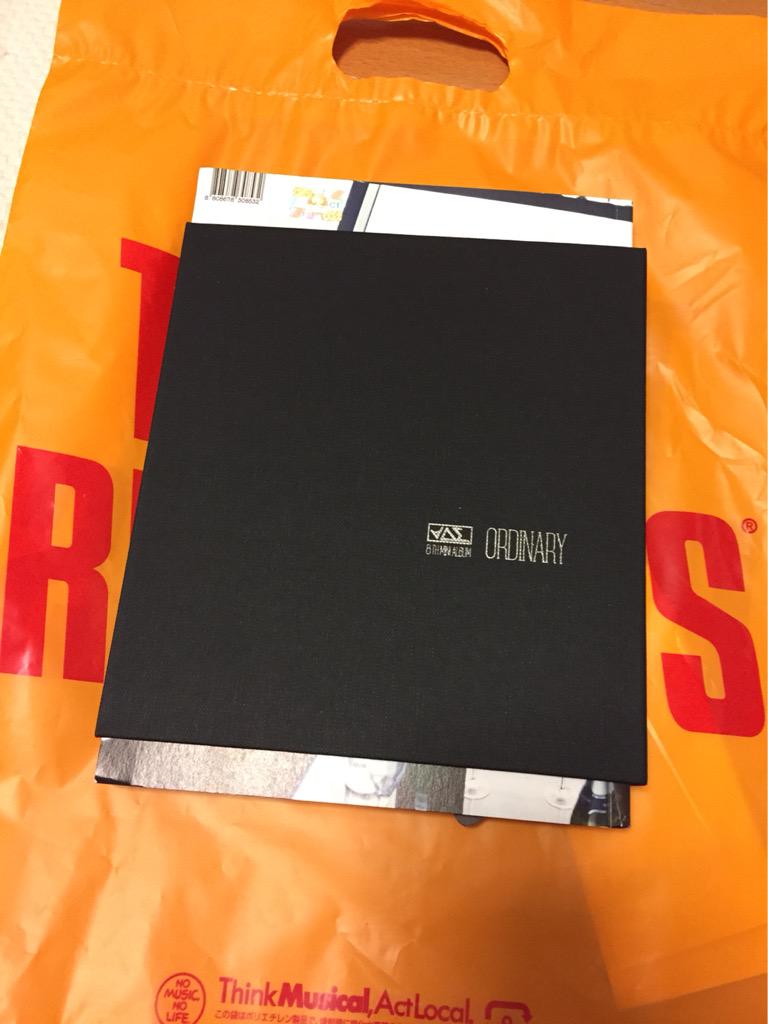 suzuyan_88's tweet photo. 今日買った!聴きまくってる(^○^)
ポスターも貰えたしよかった〜
#BEAST #ORDINARY #YeY #YeY3rdWin http://t.co/NTQfzsqnH2