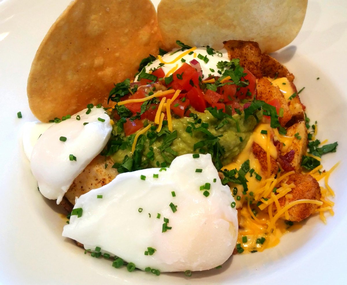 CDXX_sf's tweet photo. Check out our brunch nachos, with cheddar-beer fondue, dos salsas, bacon,  and poached eggs. Served weekends only! http://t.co/0CpXR8T7CF