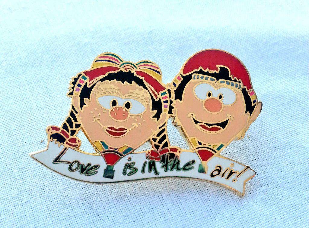 bristolballoon's tweet photo. Love is in the air with @ltairuk Oons Kearlke &amp; Oons Wiefke from the Netherlands - see these two soon! #balloonfiesta http://t.co/Ajd6m1WFZz