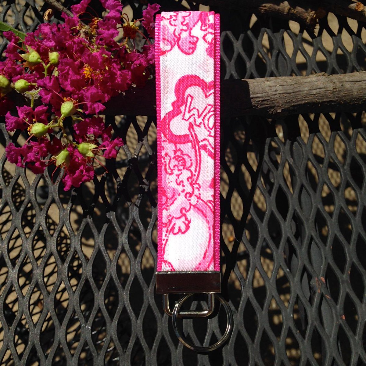 Ruby_Station's tweet image. THEY'RE HERE!! Pick up our new ΦΜ and ΑΞΔ Lilly Pulitzer sorority wristlets today at etsy.com/shop/rubystati…