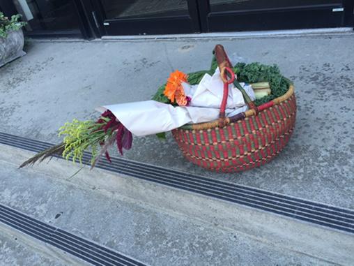 whereislilbit's tweet photo. Summer grocery basket at the Outdoor market. Will taste as lovely as it looks! #noregretsummer http://t.co/sFEuZdjlEH