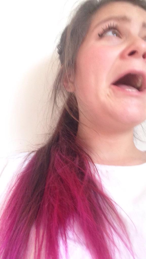 laura_mugz's tweet image. #PLLreaction