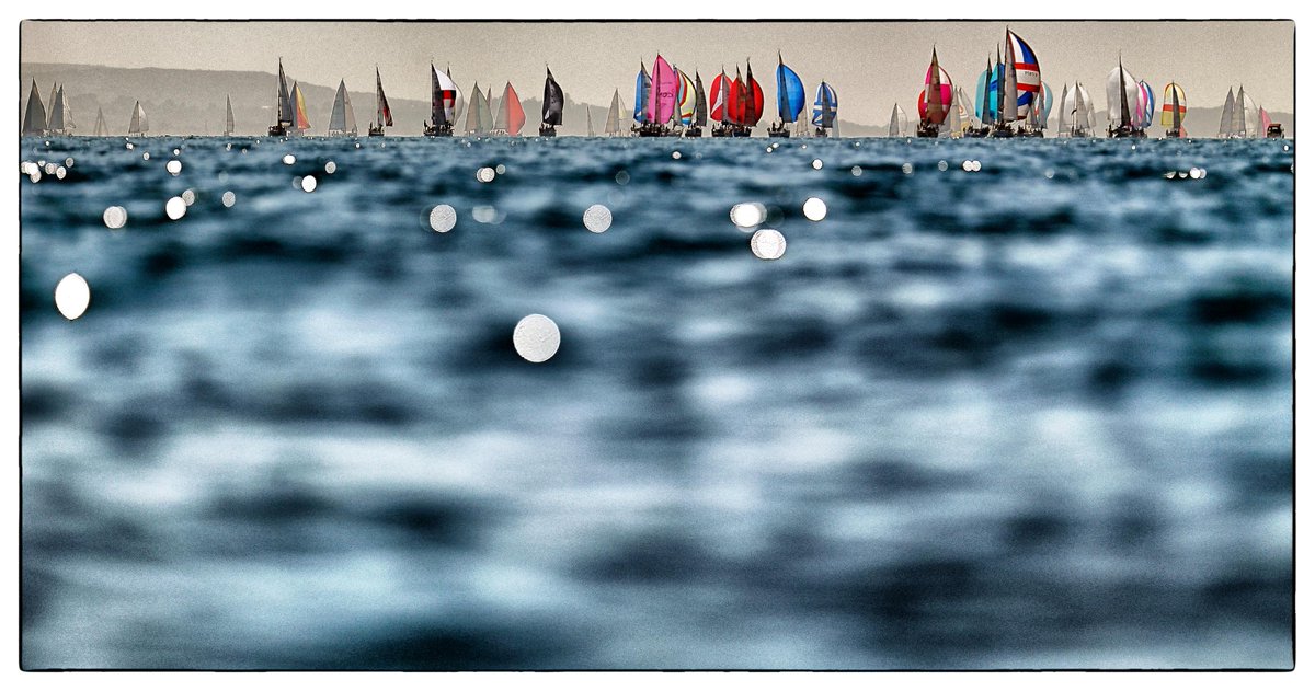 A beautiful picture across the Solent at <a href="/AberdeenAssetUK/">Aberdeen Asset UK</a> #CowesWeek follow all the action at aamcowesweek.co.uk