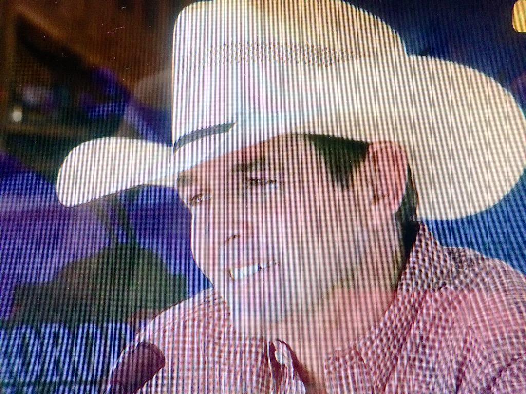kendrasantos's tweet photo. "Victory laps on Walt @LasVegasNFR were the scariest thing ever."
@travistryan 
@ProRodeoHOF induction today
#15Laps http://t.co/5oEHKPaAfz