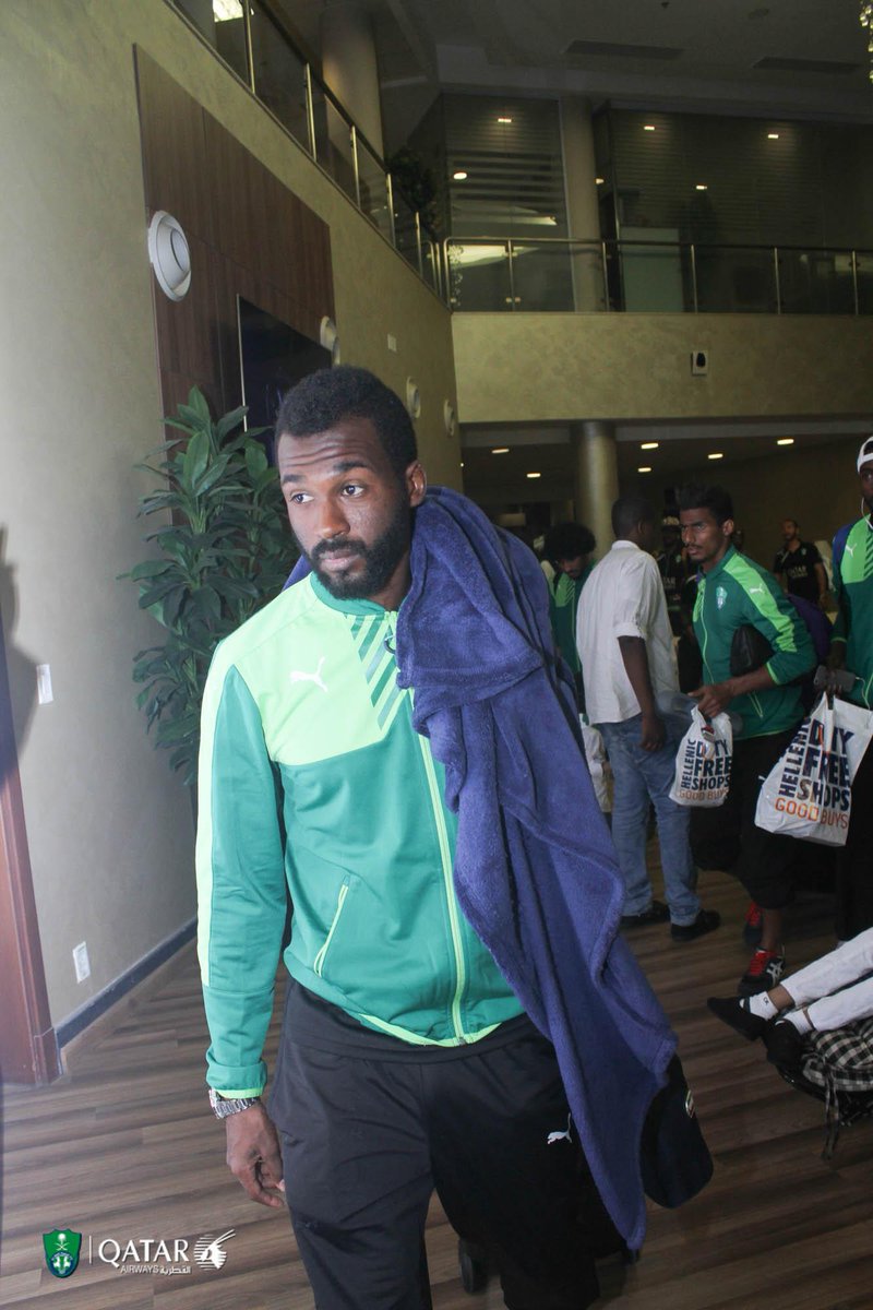 ALAHLI_FC's tweet photo. صور وصول بعثة الفريق الأول الى جدة http://t.co/rKaRV5i47m