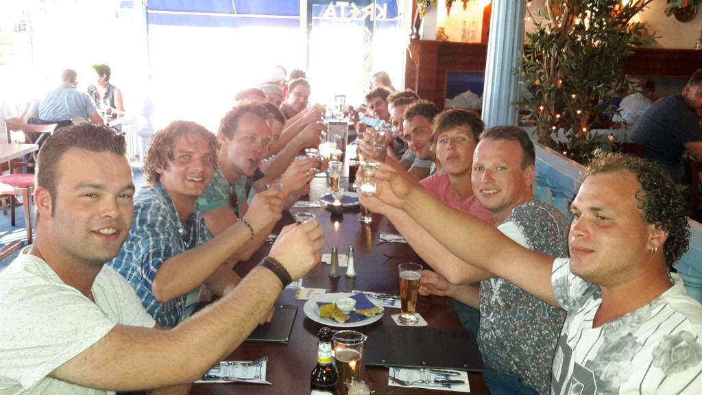 kratte's tweet photo. Ouzo! @robertrouveen #vrijgezellenfeest #31 http://t.co/AOEDabA4C7
