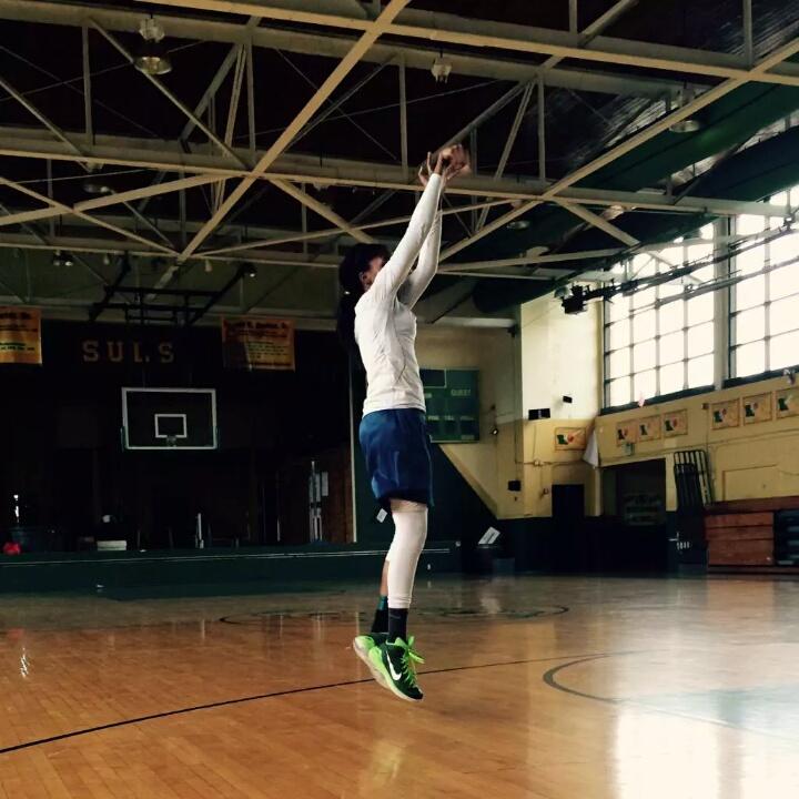 sulabbasketball's tweet photo. Our very own 6'2 Zoe Giles plays the 4 &amp; 5 position &amp; has a GPA of 4.0! @zotheGREAT_ http://t.co/RNDTug9anL