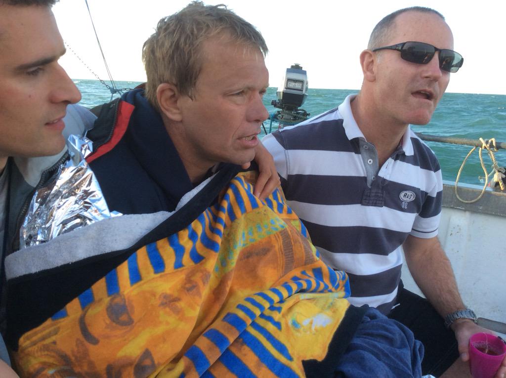 swim4starlight's tweet photo. Motoring back now. Mark is getting warmer. Can't quite imagine how he is feeling. http://t.co/hfuSTPPJYA
