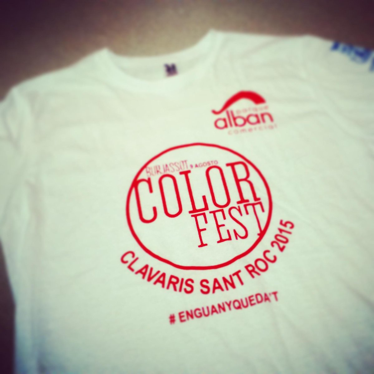 JSPV_Burjassot's tweet photo. Ya tenemos nuestras camisetas para la Color Fest de mañana!! @SantRoc2015  #enguanyquedat #Burjassot http://t.co/avXjMu17Qa