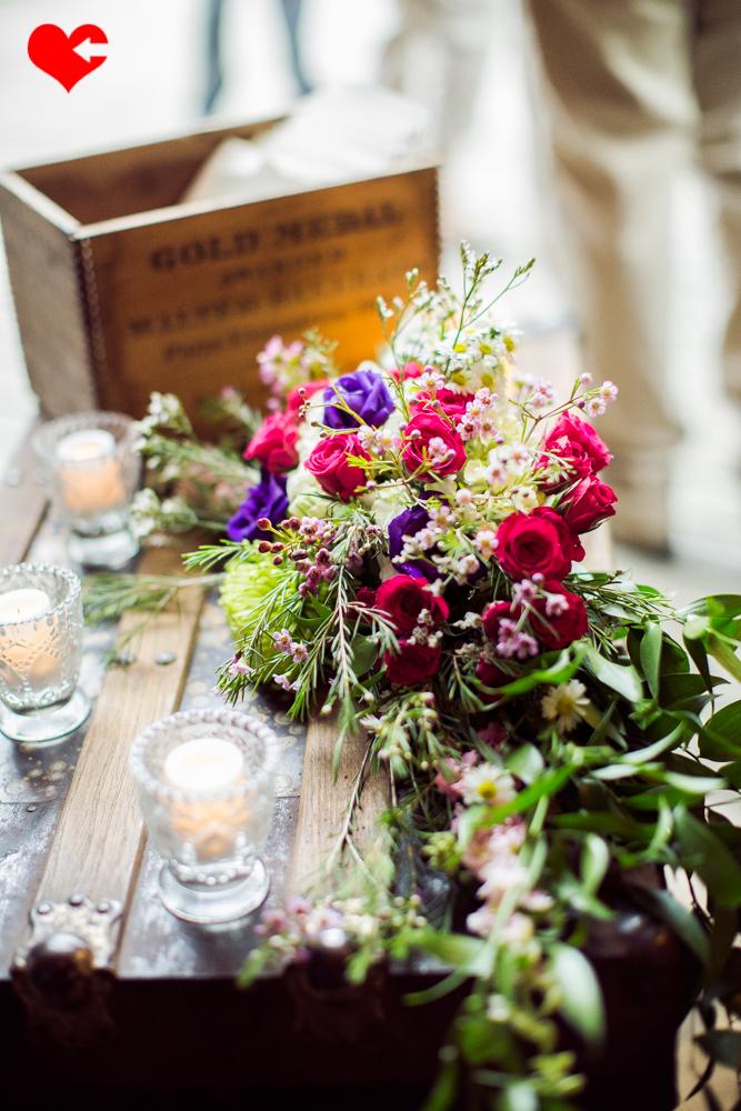 sincerelywed's tweet photo. Gorgeous #wedding on @sincerelywed #blog today! #barnweddings #rusticweddings #newengland http://t.co/FJqQ271Z8A http://t.co/3tj7fmr1Lq