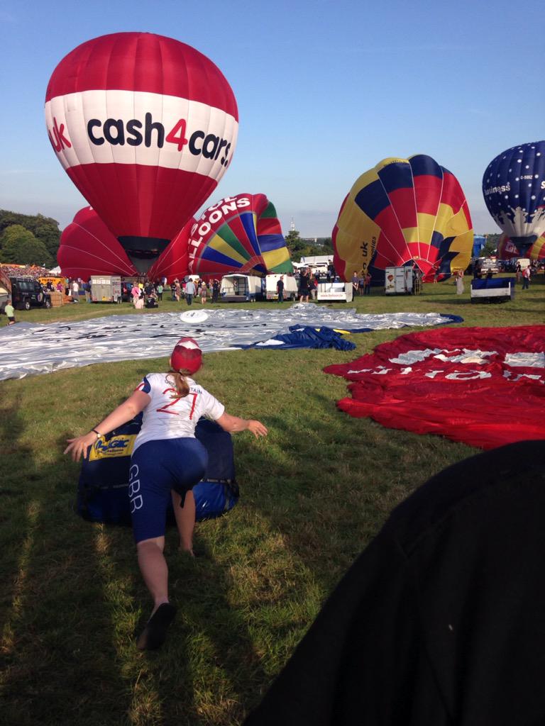 emiliadarling's tweet photo. Trying to get the frisbee in the balloon trailer @XBallooning #notathrower http://t.co/vTm72LIjOa
