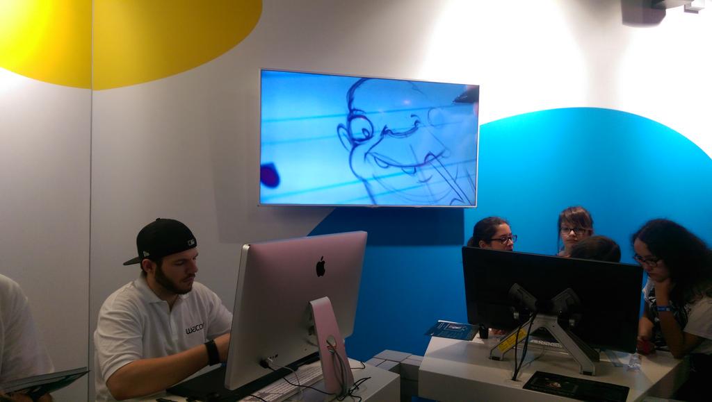 UnTrucDeFous's tweet photo. Pavillon de #wacom au #gamescom15 #draw #workflow #1T2F #UnTrucDeFous http://t.co/2BlQAysg1a