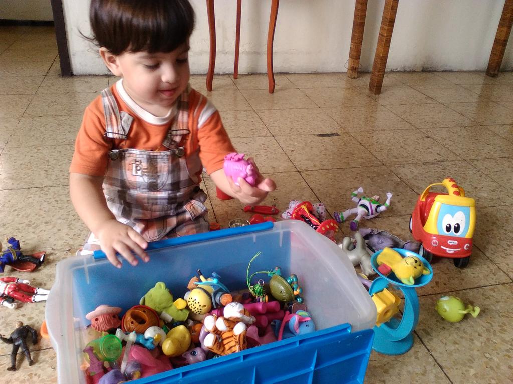 mariarosamera's tweet photo. Mi feriado empieza con el #bebeoso #niñera #mehaciafalta http://t.co/MGmjDEpz7s
