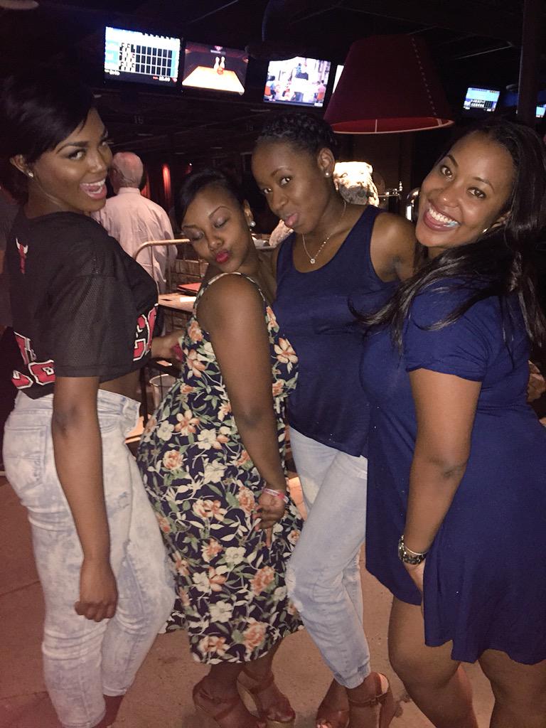 naomeyeee's tweet photo. My loves #ReignOnEm ❤️🐘 http://t.co/bWau7Xm6nA