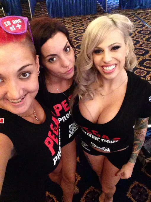 Convention porn @VyxenSteel http://t.co/0zoZZoZ67Y<a class="tags" target="_blank" title="On Twitter" href="/?out=eyJ0eXAiOiJKV1QiLCJhbGciOiJIUzUxMiJ9.eyJpYXQiOjE3MjE4OTA5MjUsImlzcyI6InR3cG9ybnN0YXJzLmNvbSIsIm5iZiI6MTcyMTg5MDkyNSwiZXhwIjoxNzUzNDI2OTI1LCJyZWRpcmVjdF91cmwiOiJodHRwczovL3R3aXR0ZXIuY29tL1Z5eGVuU3RlZWwifQ.YGhTeVy_VpOdphkFDPdYh46YnUC-nFk5LhpNLoctNaAy8vJh8A0lcHhnNI-1MZnbsLbMNvkd8ju11FhyzNcfvg">@VyxenSteel</a><a href="/tag/lingerie"class="tags"><span>#lingerie</span></a>