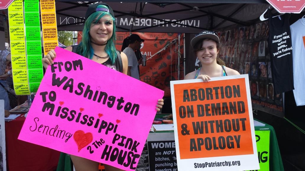 StopPatriarchy's tweet photo. Taking a stand for #abortion rights &amp; sending luv to last clinic in #MS. Find @stoppatriarchy at #warpedtour http://t.co/uPpoyuOjMq